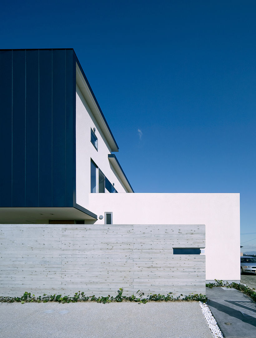 ３ＢＯＸ ＨＯＵＳＥ, ＩＳＤアーキテクト一級建築士事務所 ＩＳＤアーキテクト一級建築士事務所 Modern houses Aluminium/Zinc