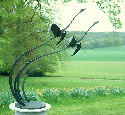 Flying Geese Garden Sculpture Paul Margetts Jardins modernos