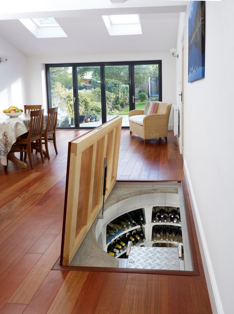 Top marks for this self-assembly wine cellar. homify Modern wine cellar