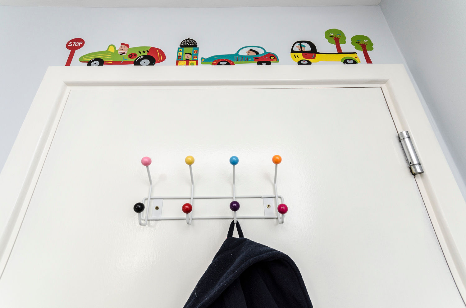 Jaeden's coat hook MK Kid Interiors Dormitorios de estilo moderno Accesorios y decoración