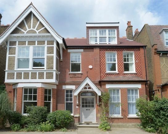 Suburban Family Home - Ealing Broadway, London, Hugo Carter - SILENT WINDOWS Hugo Carter - SILENT WINDOWS Classic style windows & doors