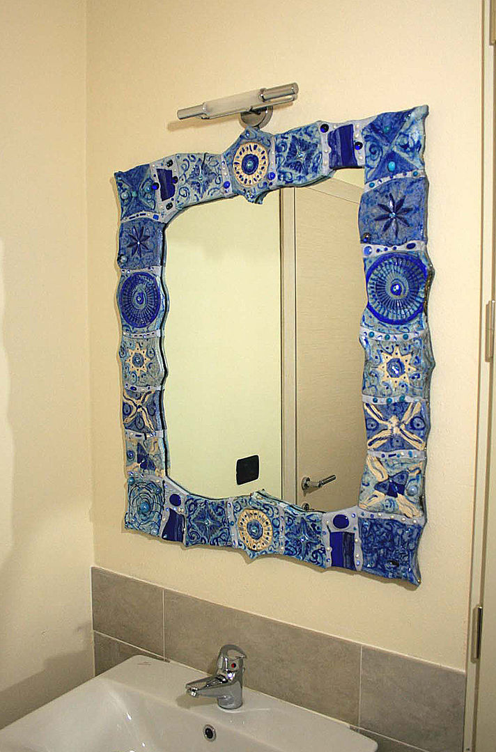 Specchi incantevoli in ceramica Raku, Forgiatore di Elementi di Giuseppe Sautto Forgiatore di Elementi di Giuseppe Sautto Eclectic style bathroom Mirrors