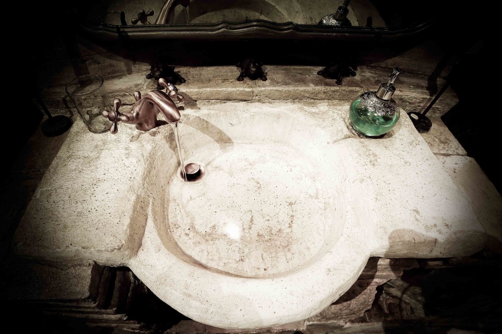 VIA ROMANA, VIA ROMANA VIA ROMANA Phòng tắm phong cách đồng quê Sinks