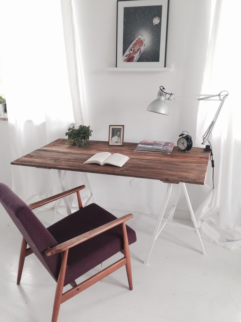 homify Scandinavian style study/office Desks