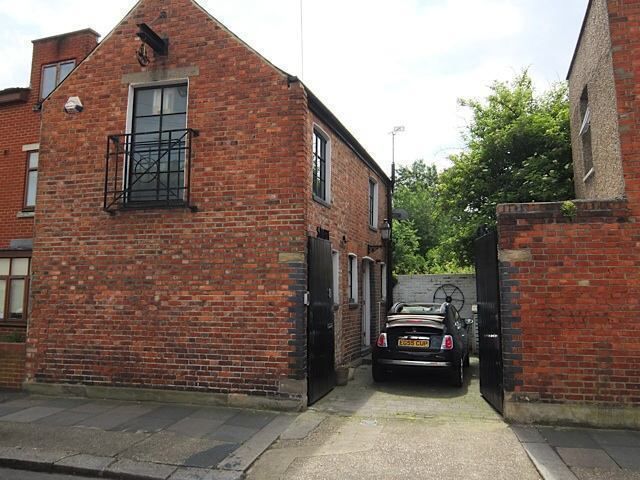 MAISON A LONDRES, Ag Ag Industrial style houses