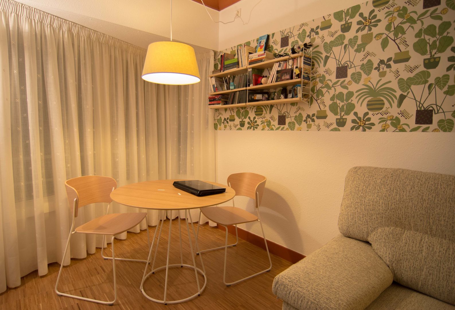 Reforma en Donostia / San Sebastián, Apal Estudio Apal Estudio Scandinavische eetkamers Tafels