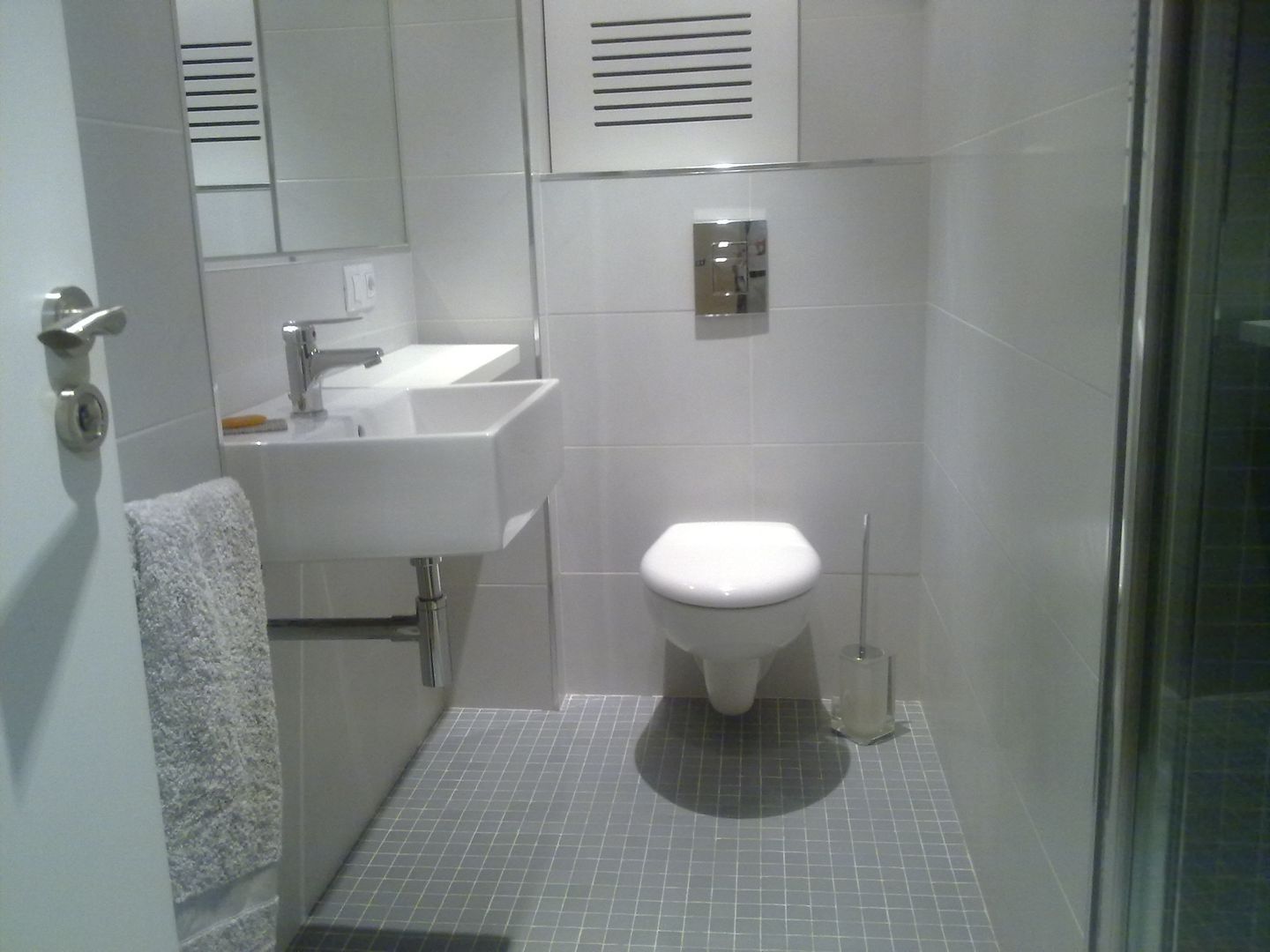 De aseo de cortesía a baño completo, Arquitectos Fin Arquitectos Fin Modern bathroom