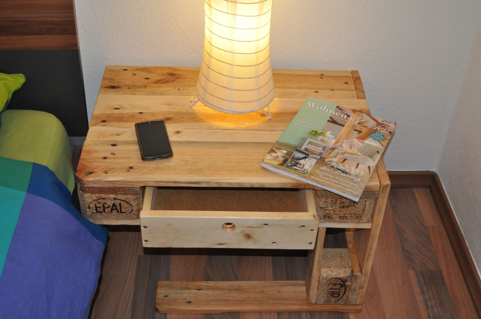 Palettenmöbel - Nachtschrank "Natur", starg starg غرفة نوم Bedside tables