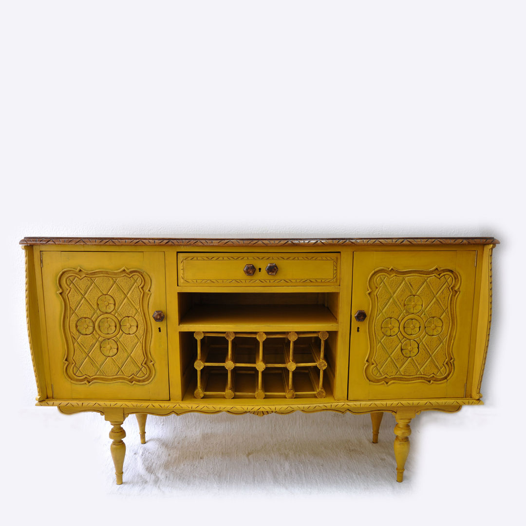 homify Ruang Makan Gaya Eklektik Dressers & sideboards