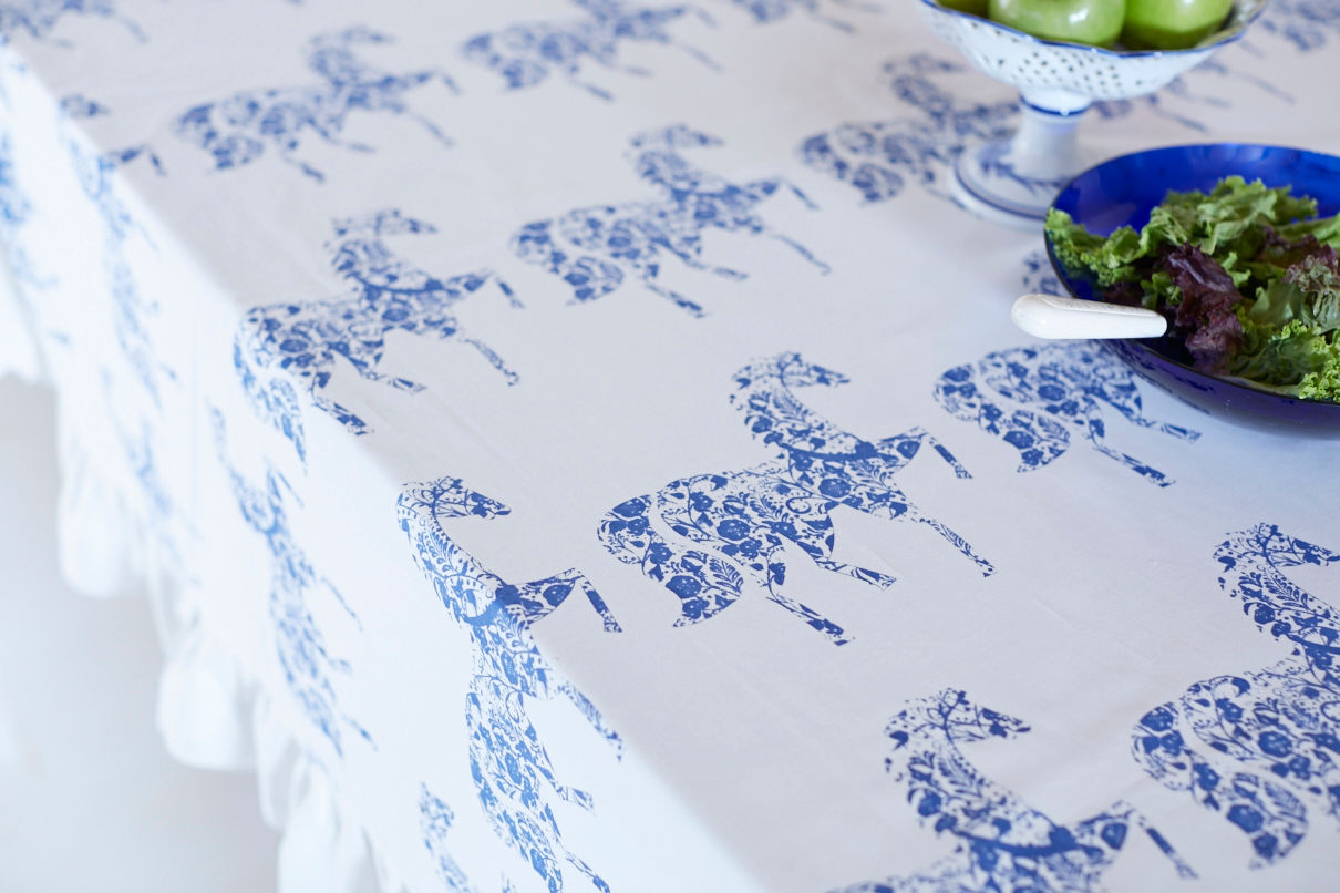 INDIGO FILLY TABLE CLOTH homify ห้องทานข้าว ของประดับและอุปกรณ์จิปาถะ