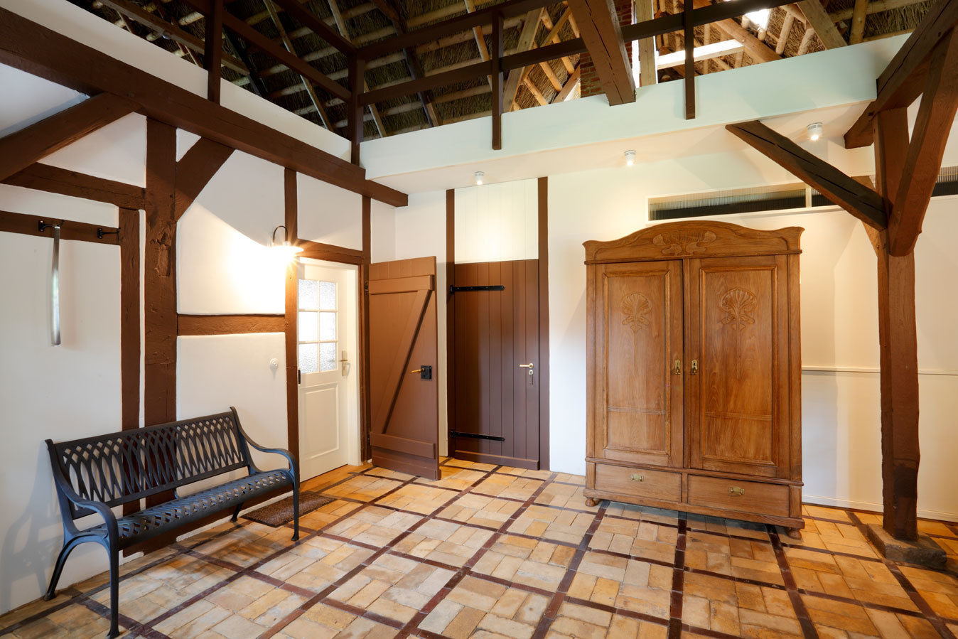 Fischerhaus Manhagen, Architekturbüro Griebel Architekturbüro Griebel Country style corridor, hallway& stairs