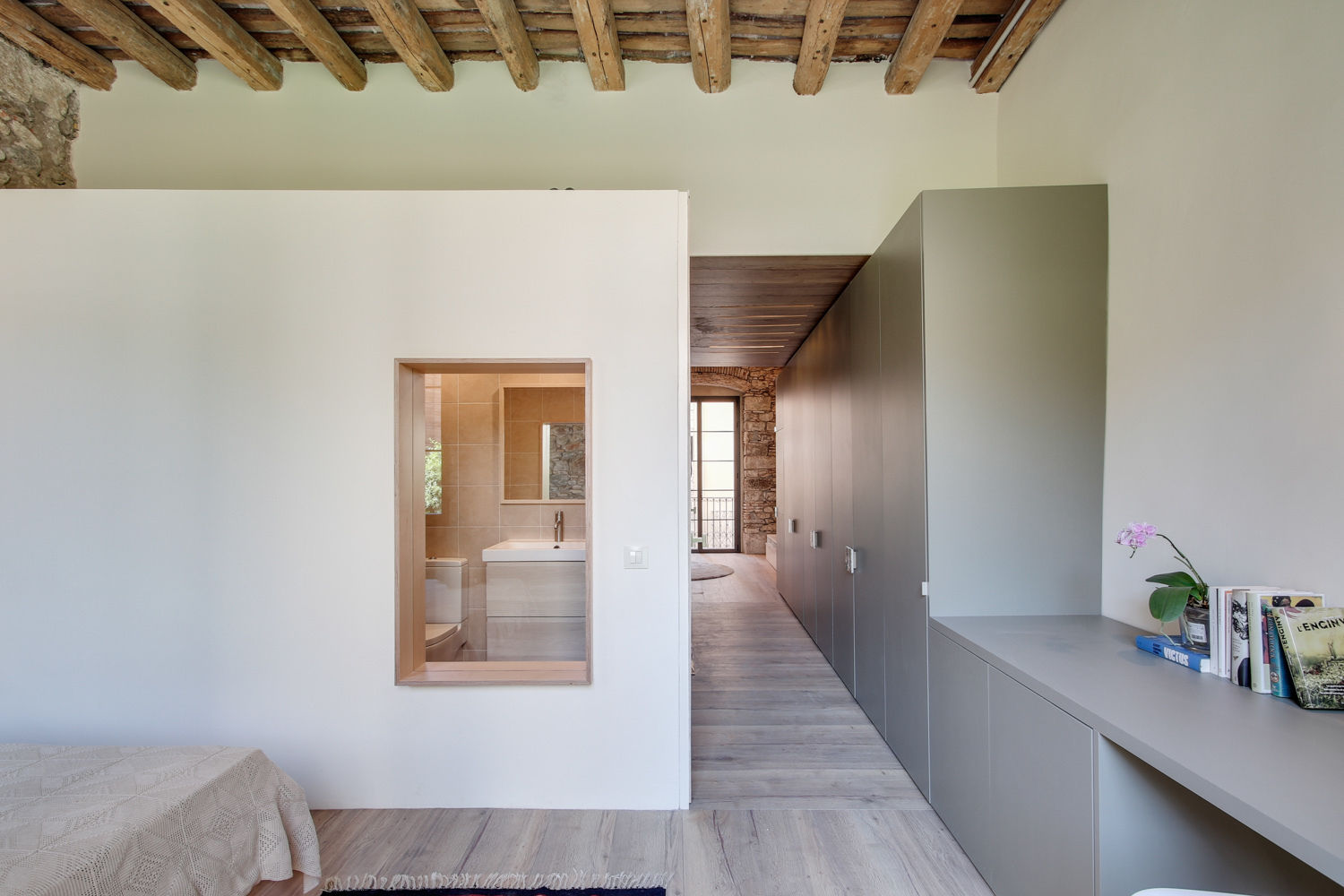 PROMOCIÓN 4 LOFTS , Lara Pujol | Interiorismo & Proyectos de diseño Lara Pujol | Interiorismo & Proyectos de diseño 地中海デザインの ドレッシングルーム