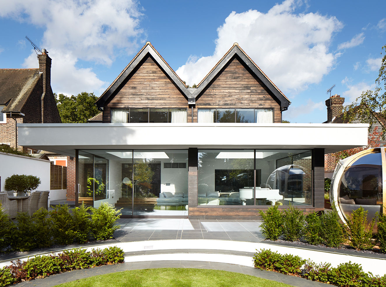 Exterior Clear Architects Modern balcony, veranda & terrace