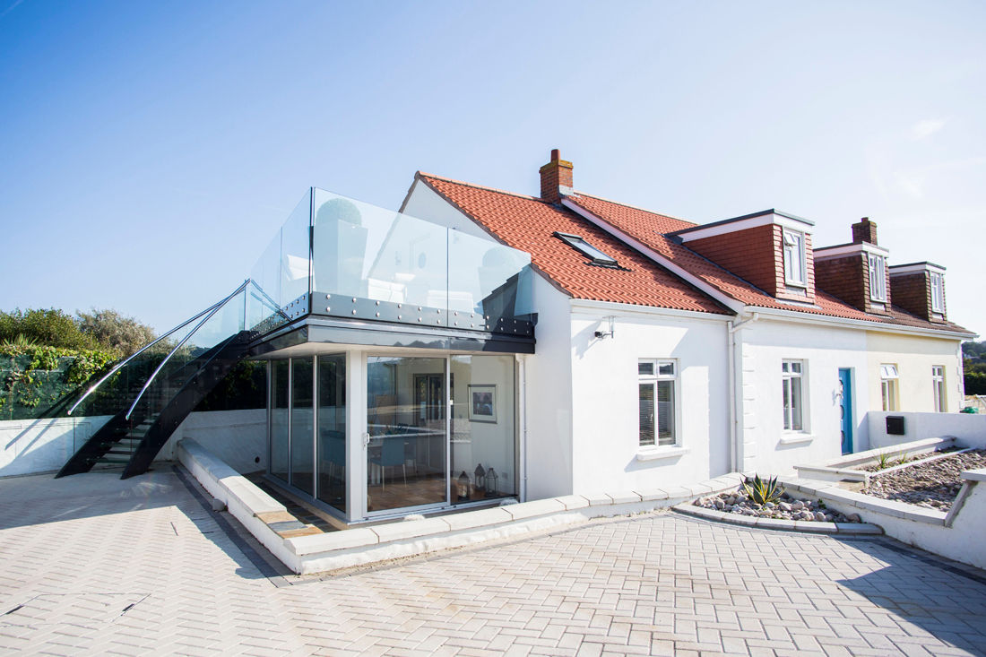 Maison du Soleil, CCD Architects CCD Architects Nowoczesny balkon, taras i weranda