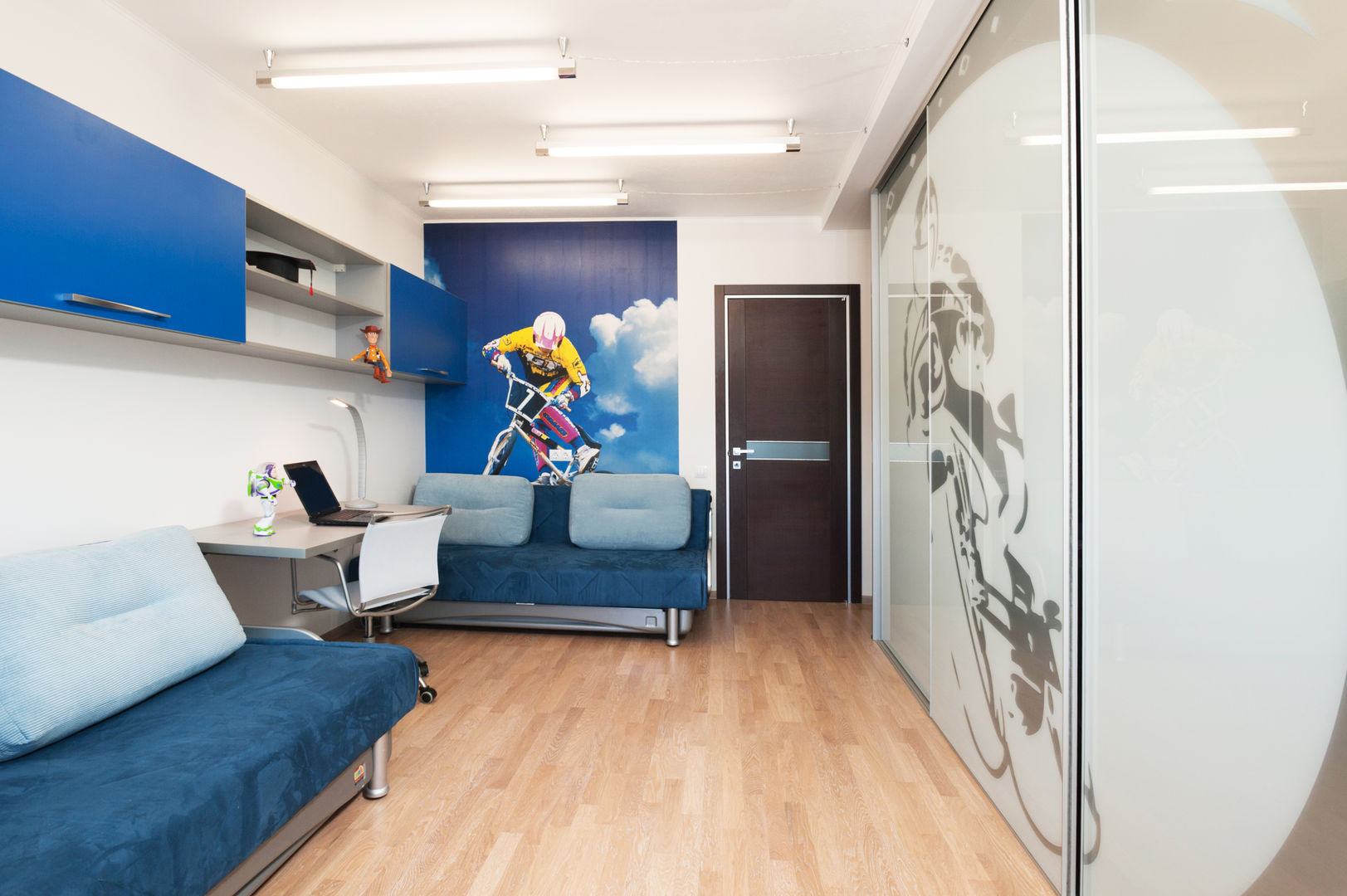 Дизайн квартиры "В центре мегаполиса" Samarina projects Детская комнатa в стиле минимализм