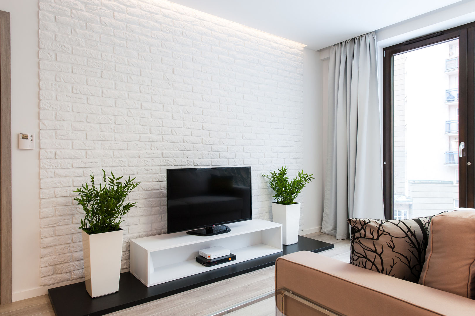 homify: modern tarz , Modern