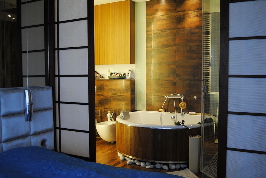 homify Modern Bathroom