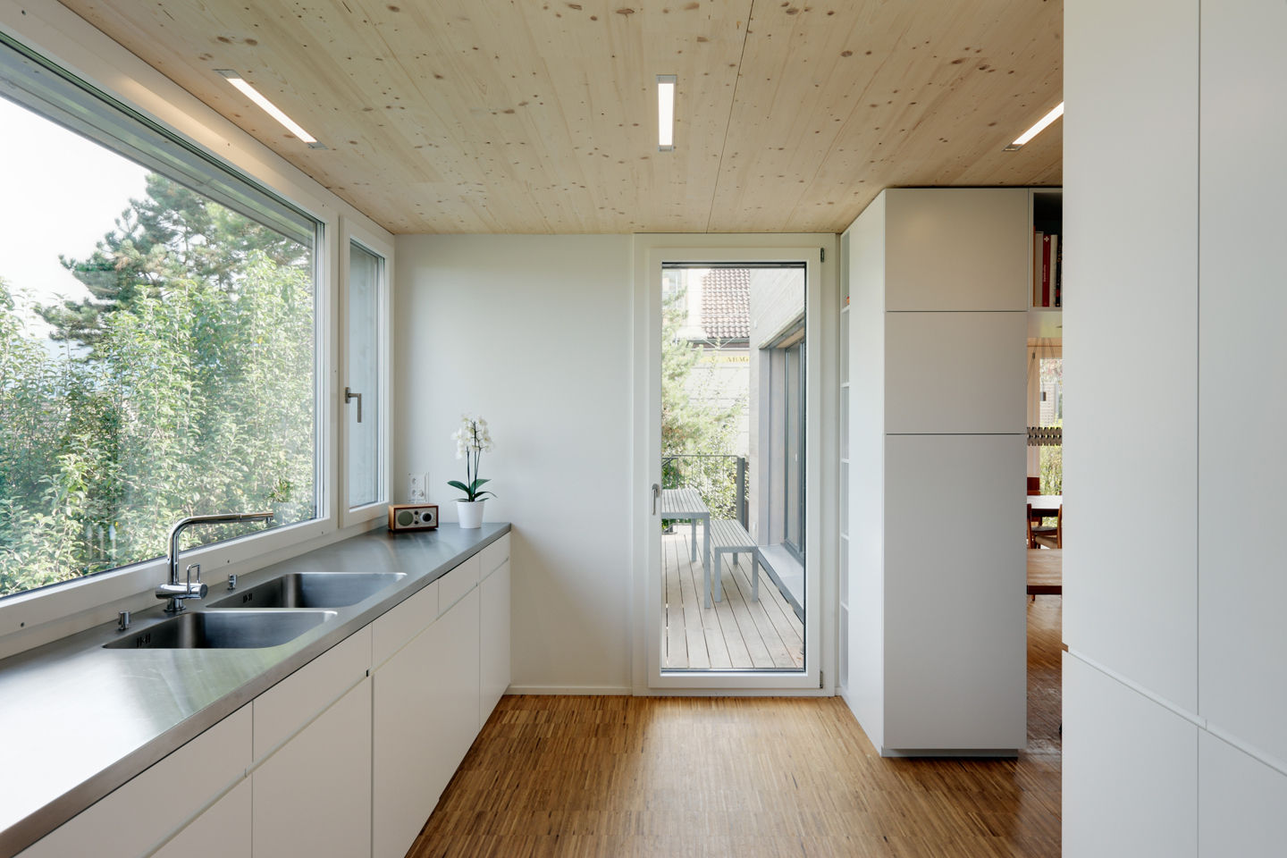 Umbau Einfamilienhaus Buonas, HKK Architekten Partner AG HKK Architekten Partner AG Modern style kitchen