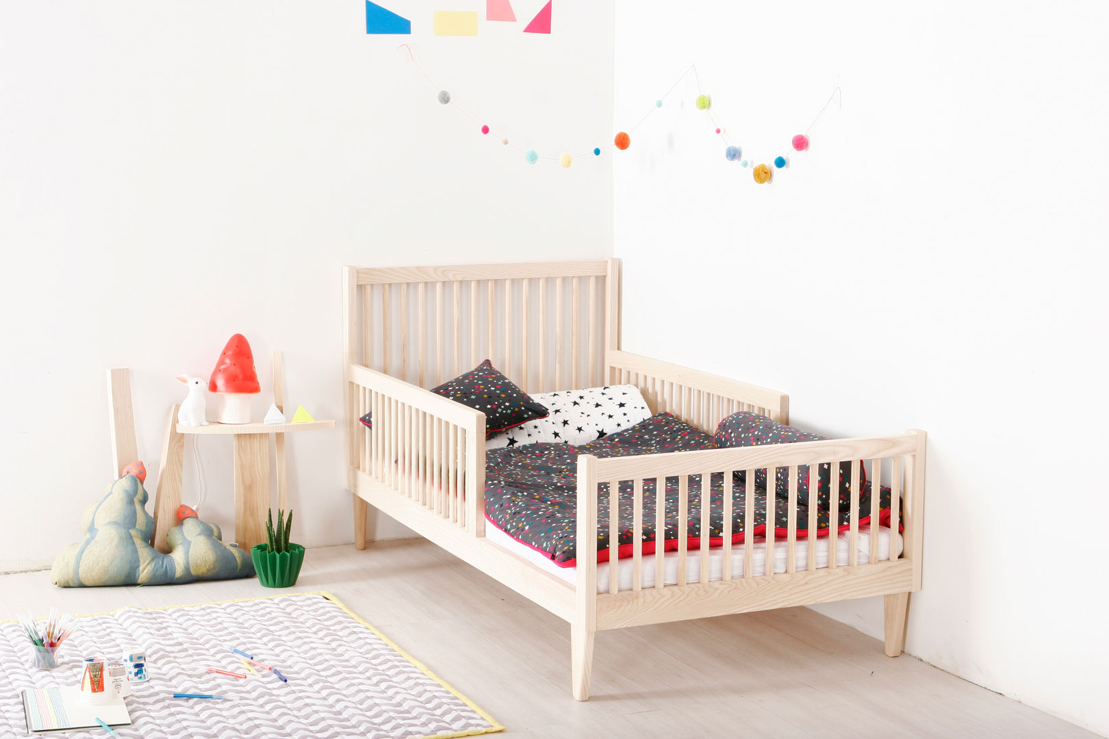 universe series, wie ein KINO wie ein KINO Nursery/kid’s room Beds & cribs
