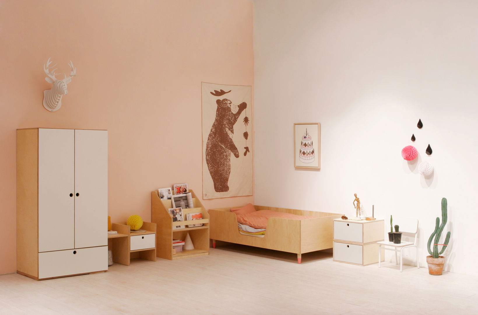 ice cream bed + universe chest / closet wie ein KINO 모던스타일 아이방