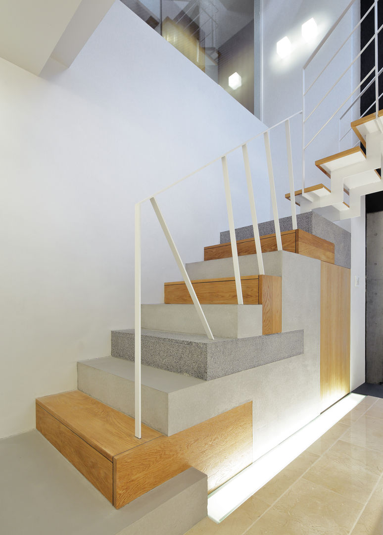 百人町・M-House, 平野智司計画工房 平野智司計画工房 Modern corridor, hallway & stairs پتھر