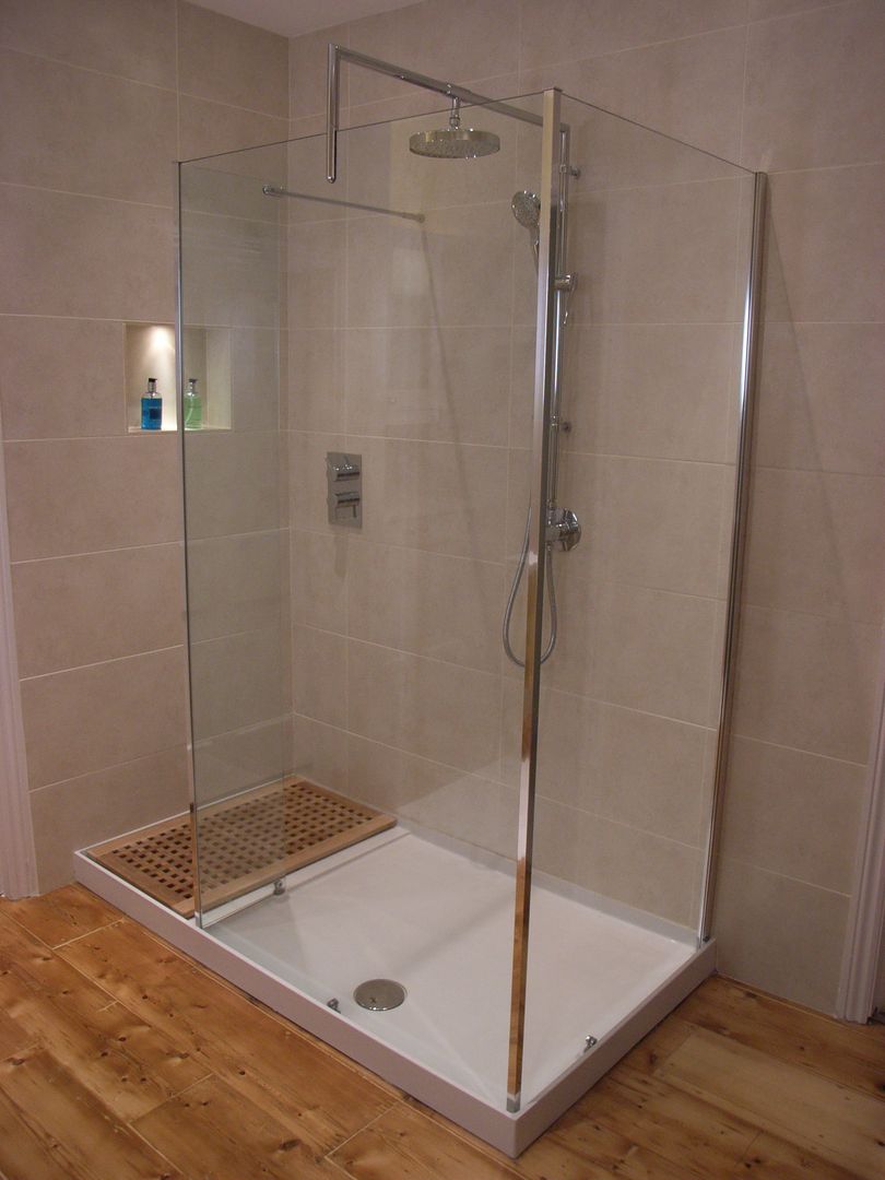 Walk-in shower Style Within Phòng tắm phong cách hiện đại walk in shower,rain shower,shampoo niche,bathroom lighting,modern shower,shower tray,frameless shower,en suite shower,shower niche,bathroom storage