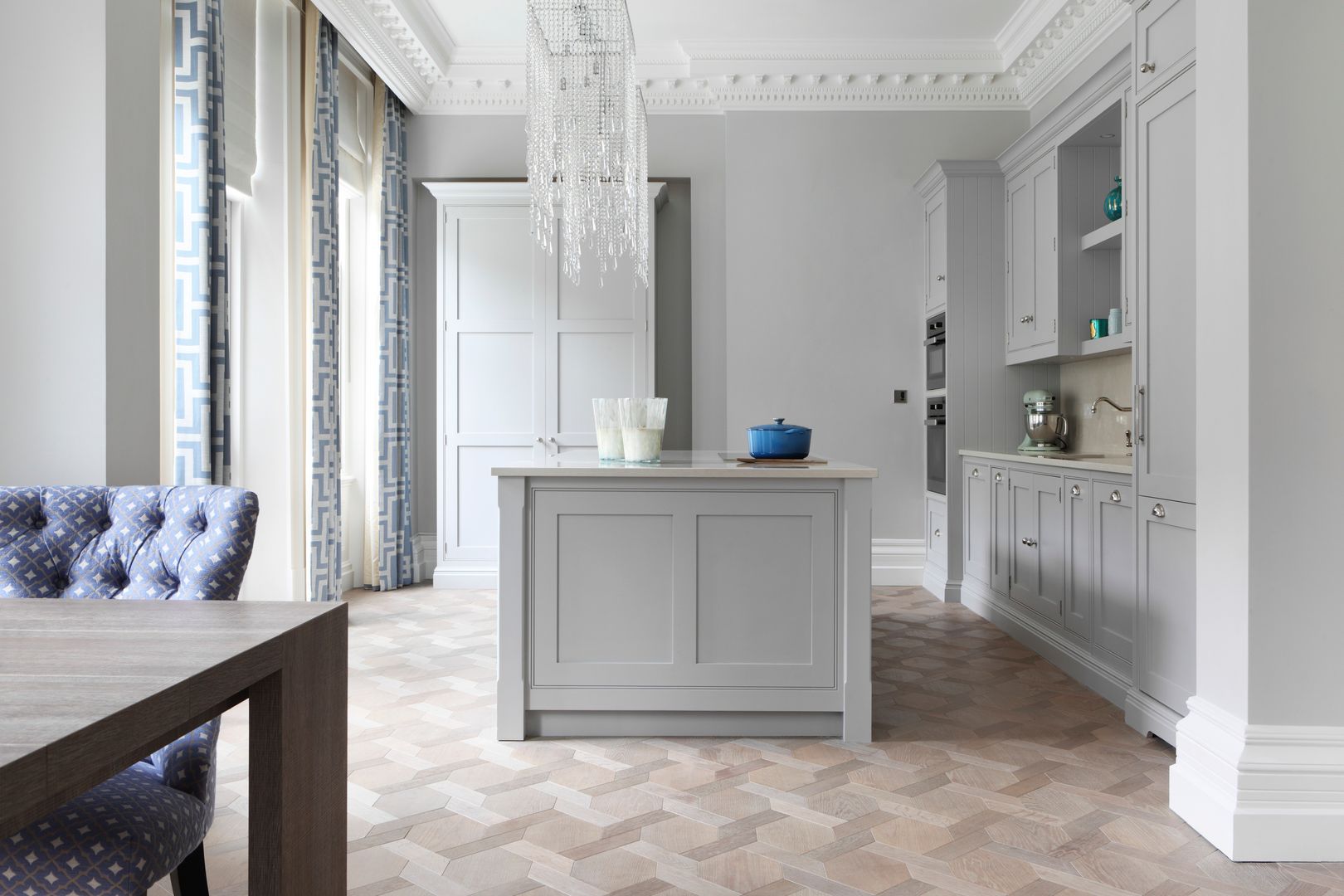 Classic Grey Kitchen With Mansion Weave Flooring homify Kitchen