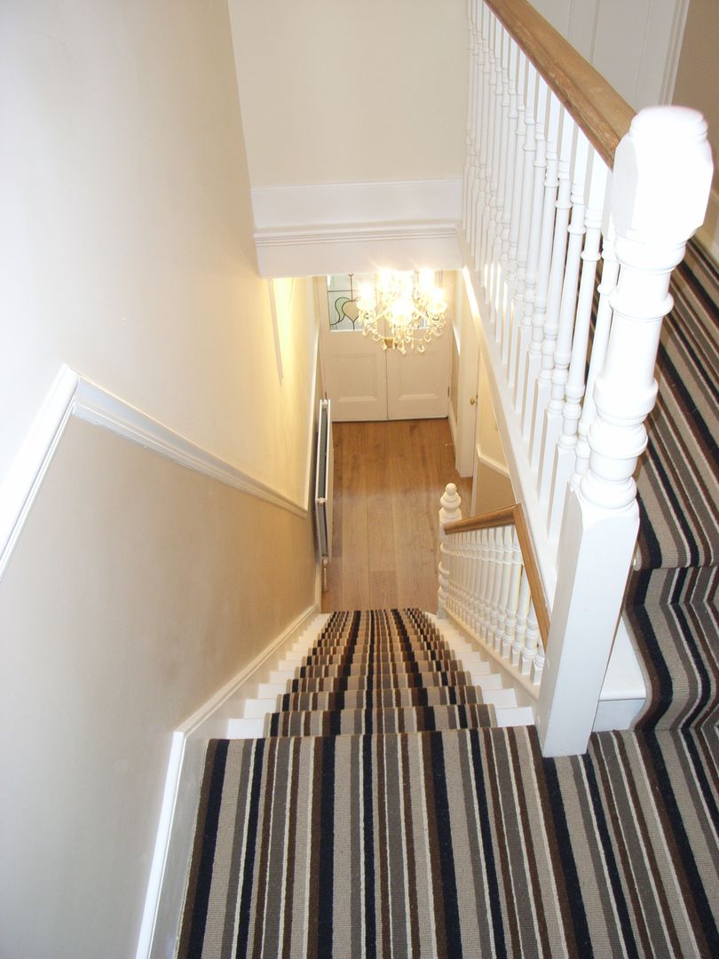 Striped Stair Carpet Runner Style Within Pasillos, vestíbulos y escaleras clásicas striped stair carpet,stair carpet,striped carpet,decorating stairs,stair carpet runner,landing carpet,hall decoration,beige decoration,white spindles,engineered oak hall,corridor