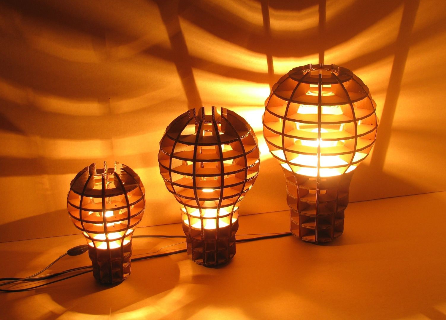 Lampe suspension ou à poser " Be a Big Lightbulb", Be The Light Be The Light Các phòng khác Other artistic objects