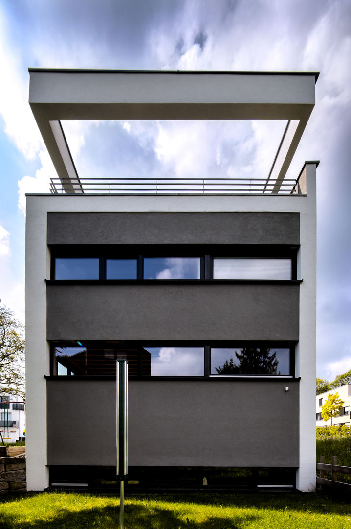 Doppelhaushälfte WI10 über dem Kessel , Schiller Architektur BDA Schiller Architektur BDA Balcones y terrazas modernos