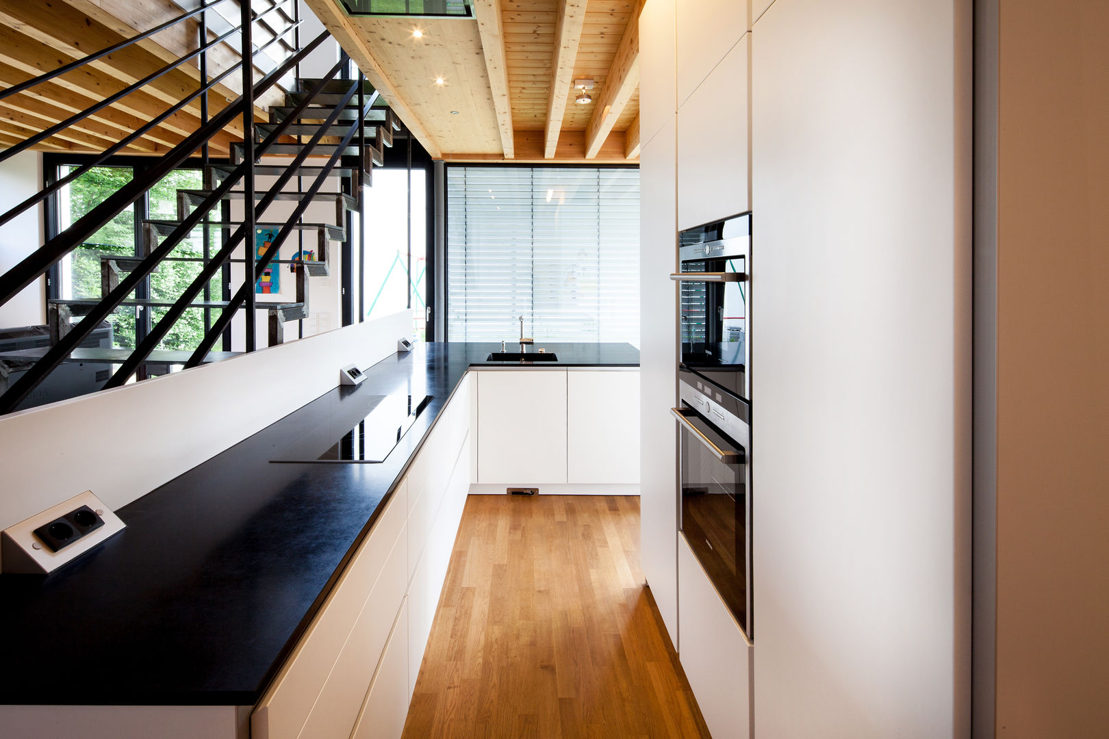 Doppelhaushälfte WI10 über dem Kessel , Schiller Architektur BDA Schiller Architektur BDA Modern kitchen