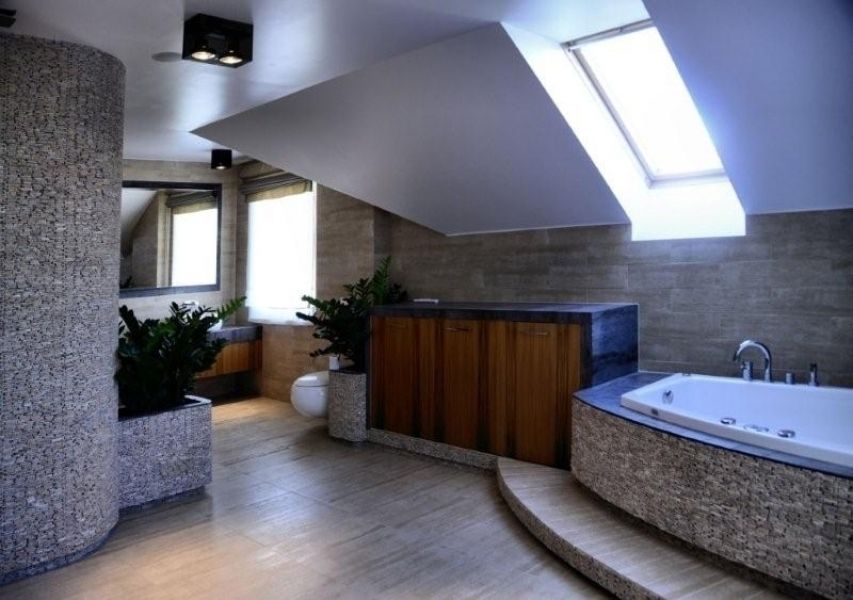 homify Tropical style bathrooms