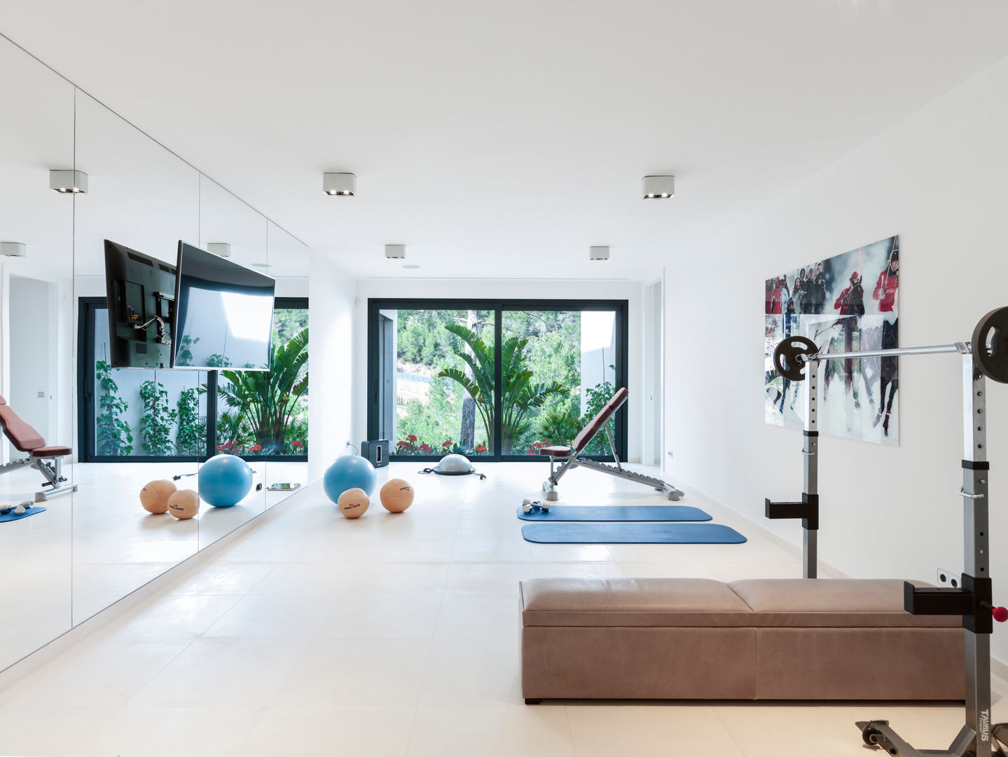 CASA SV II, RM arquitectura RM arquitectura Minimalist gym