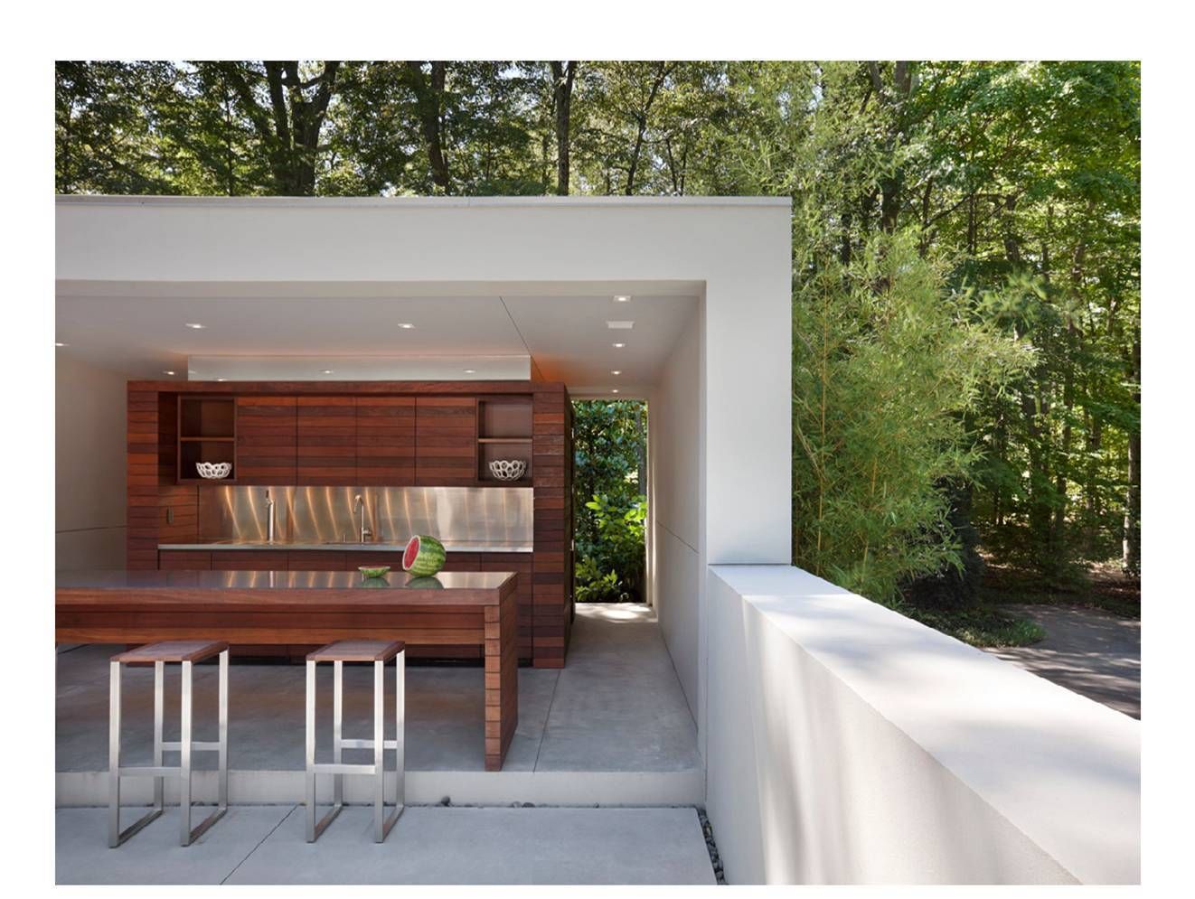 Poolside Outdoor Kitchen homify Modern pool