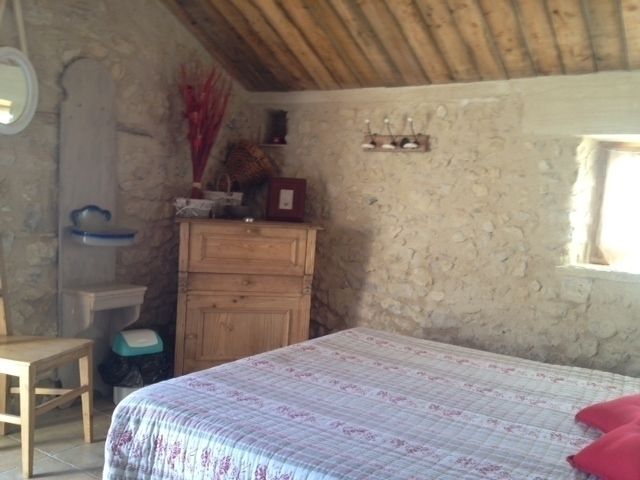 la cabane dans les arbres, Les maisons de chante oiseau Les maisons de chante oiseau Dormitorios de estilo rural