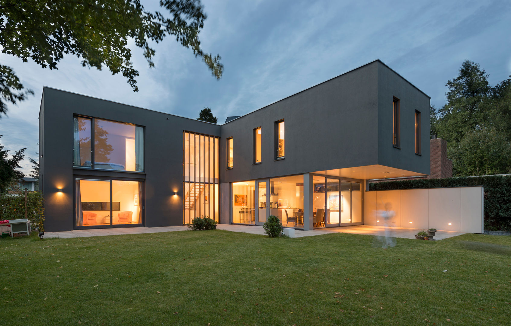 By night Architect2GO Moderne huizen Plant,Gebouw,Lucht,Raam,Boom,Deur,huis,land veel,Wolk,Interieur ontwerp