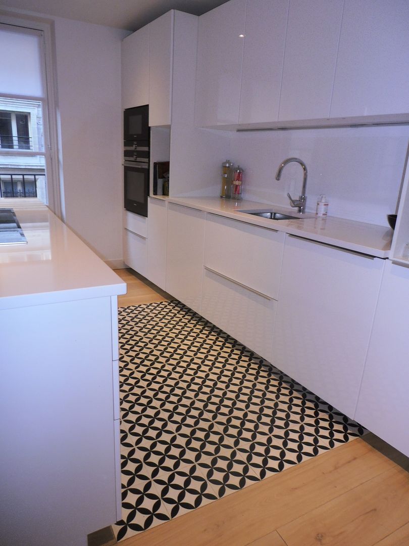Rénovation complète d'un appartement à Paris, espaces & déco espaces & déco Modern kitchen