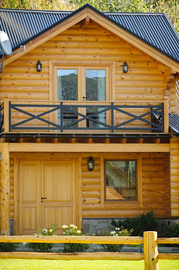 Casa Amancay Ι San Martín de los Andes, Neuquén. Argentina., Patagonia Log Homes - Arquitectos - Neuquén Patagonia Log Homes - Arquitectos - Neuquén 一戸建て住宅 木 木目調