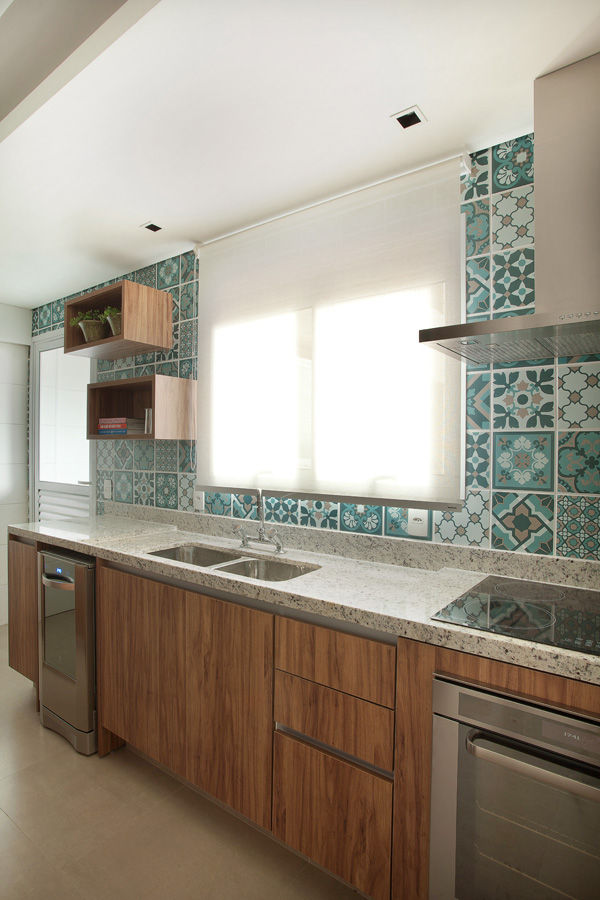 Apartamento na Pompeia, São Paulo, Liliana Zenaro Interiores Liliana Zenaro Interiores Kitchen