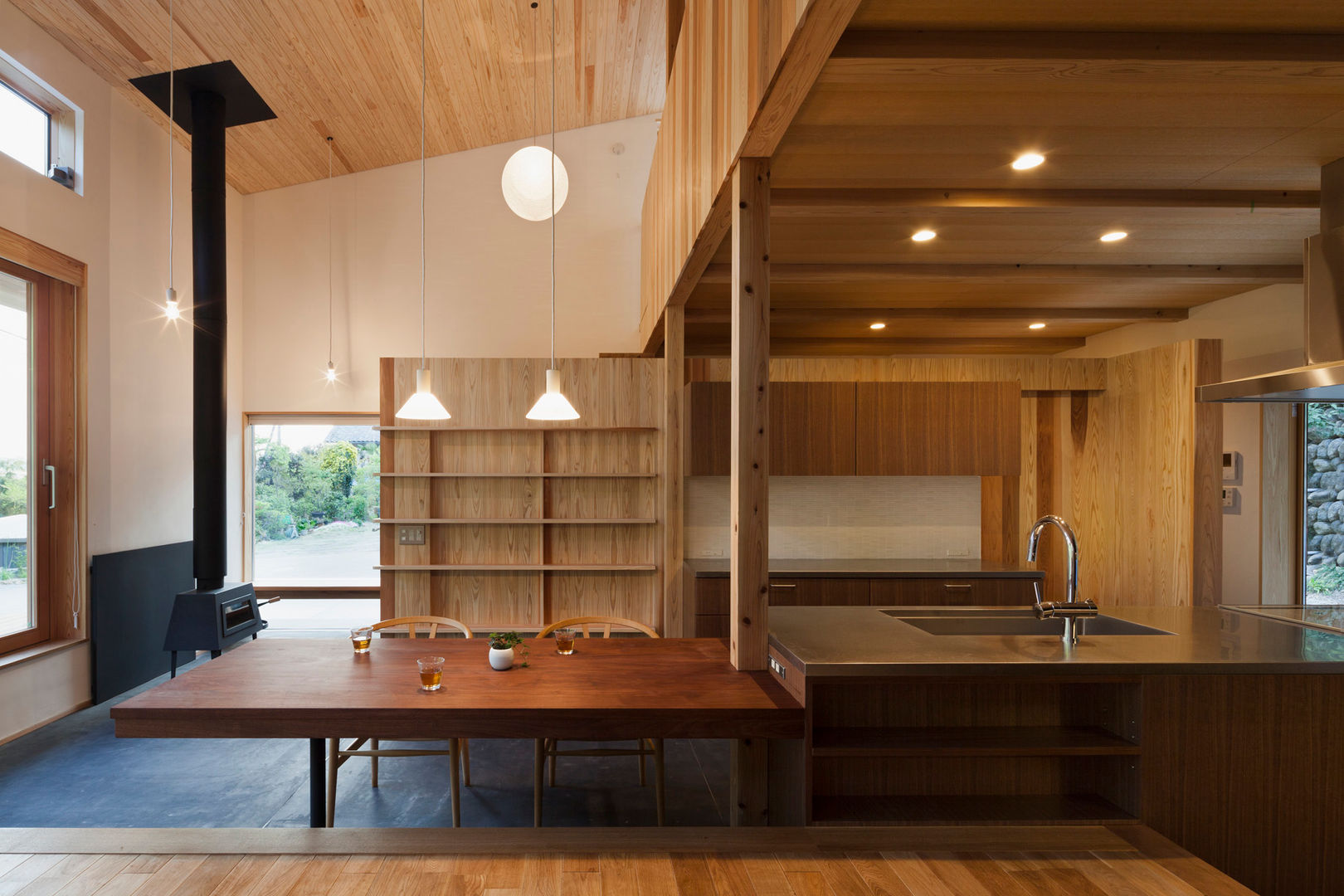 森林公園の家, HAN環境・建築設計事務所 HAN環境・建築設計事務所 Modern style kitchen Wood Wood effect