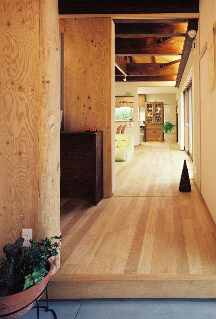 ISさんの家, 小栗建築設計室 小栗建築設計室 Paredes y pisos modernos Madera Acabado en madera