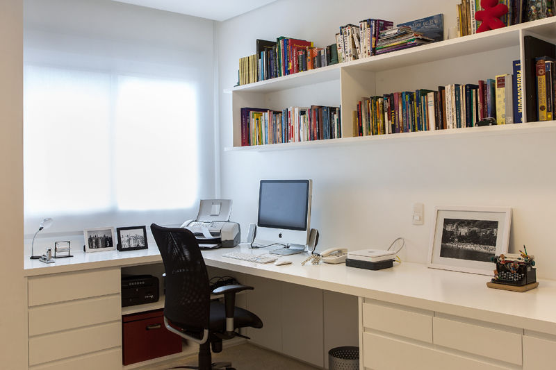 homify Modern Study Room and Home Office