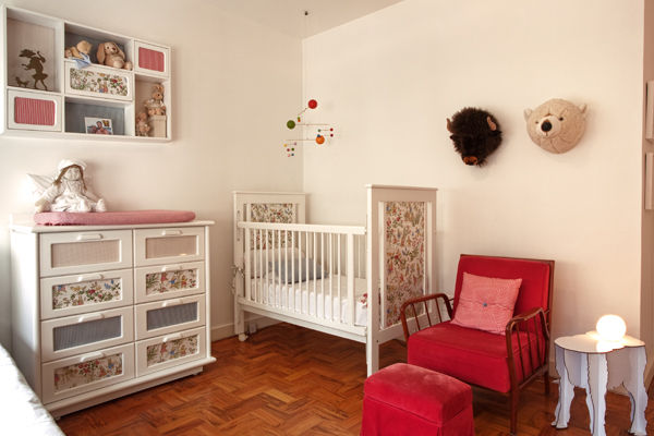 homify Modern nursery/kids room