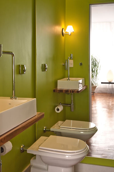 homify Modern style bathrooms