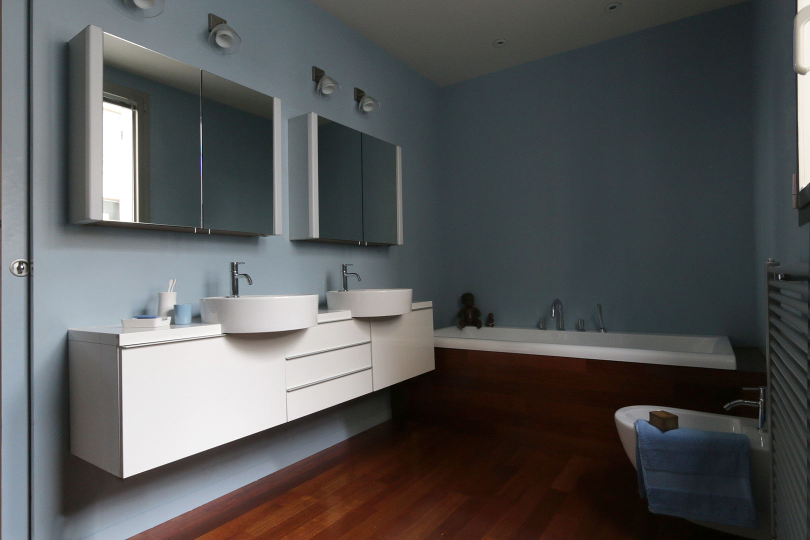 Epure & Bien-être, MELANIE LALLEMAND ARCHITECTURES MELANIE LALLEMAND ARCHITECTURES Modern bathroom