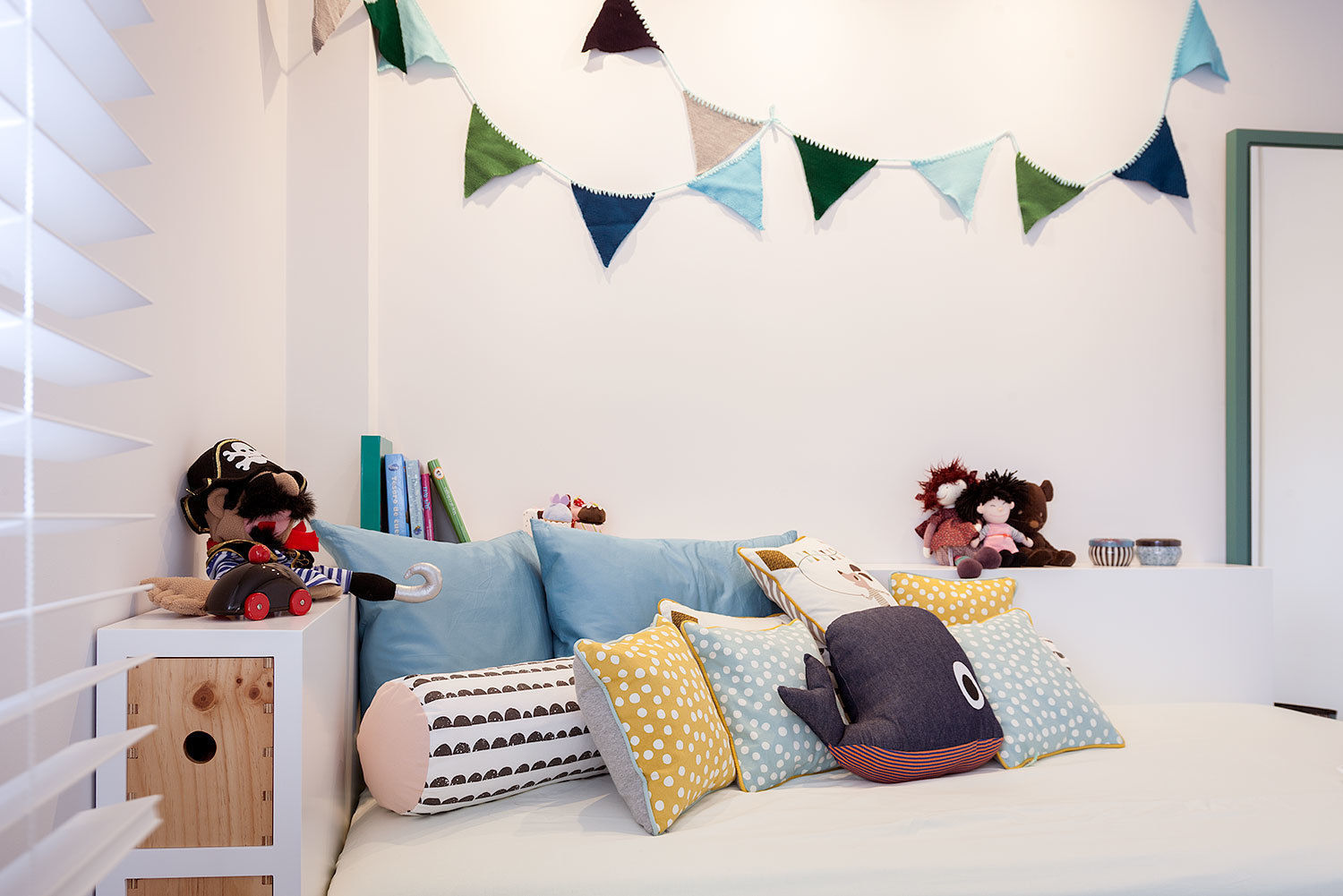 Vivienda unifamiliar en Berango Urbana Interiorismo Dormitorios infantiles modernos: