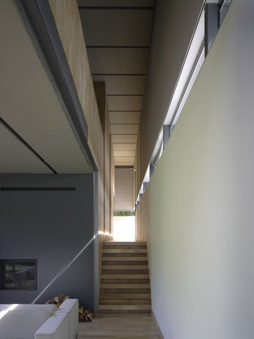 Project X Almere, Rene van Zuuk Architekten bv Rene van Zuuk Architekten bv Modern corridor, hallway & stairs