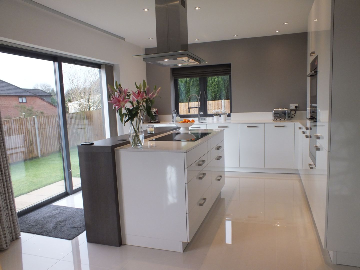 New build Hampshire UK At No 19 Minimalist kitchen