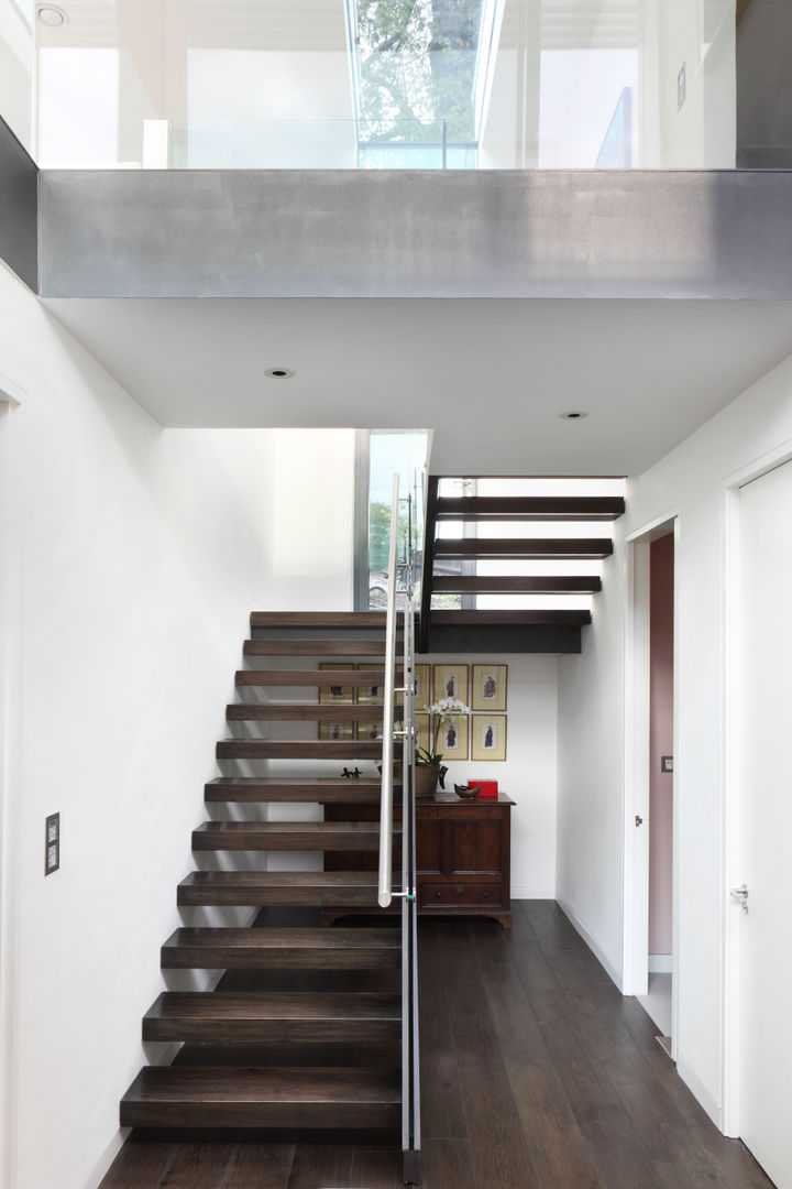 E2 PAVILION ECO HOUSE, BLACKHEATH E2 Architecture + Interiors Modern Corridor, Hallway and Staircase