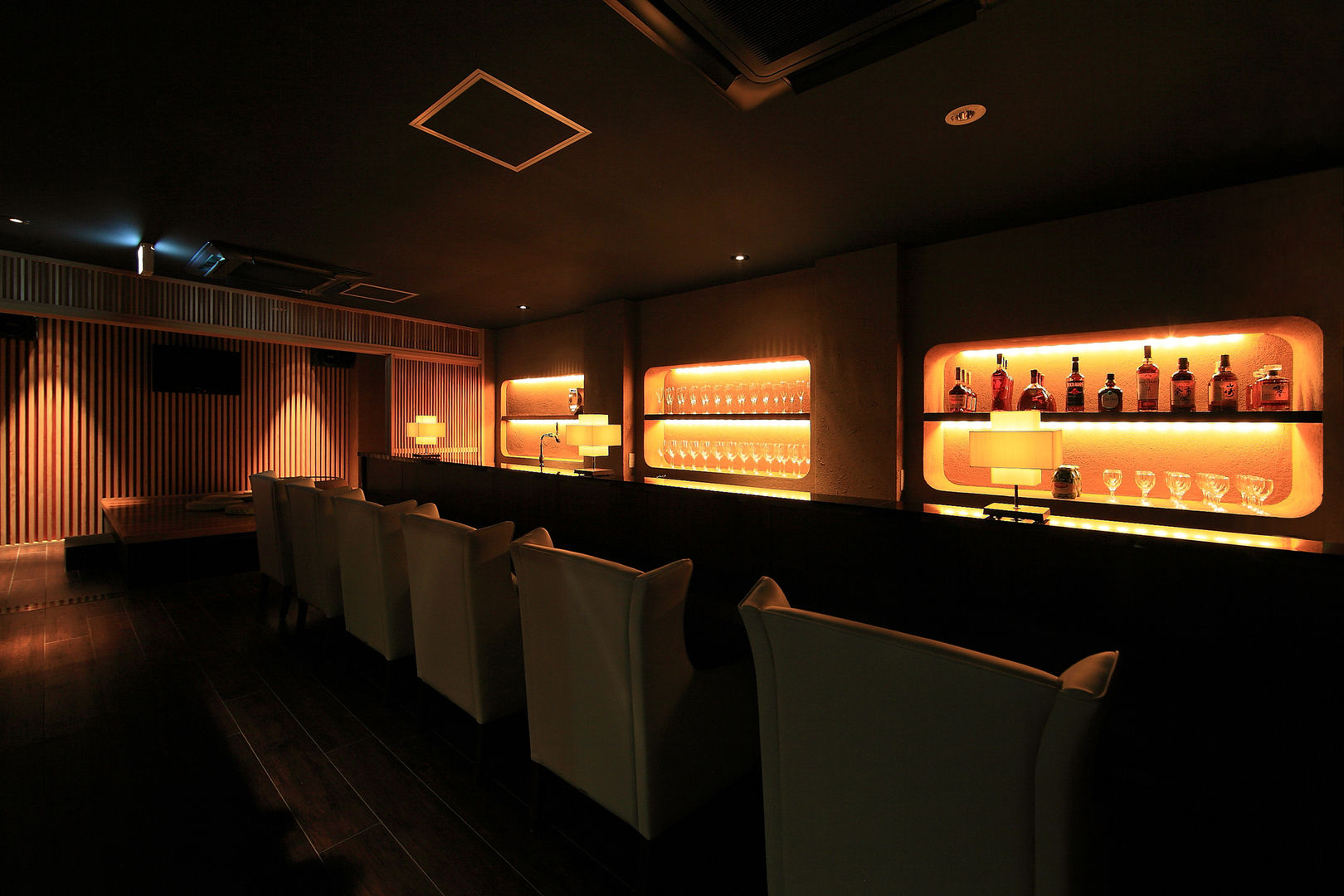 ＴＨＥ ＢＡＲ, 猪股浩介建築設計 Ｋｏｓｕｋｅ ＩｎｏｍａｔａＡＲＨＩＴＥＣＴＵＲＥ 猪股浩介建築設計 Ｋｏｓｕｋｅ ＩｎｏｍａｔａＡＲＨＩＴＥＣＴＵＲＥ Wine cellar